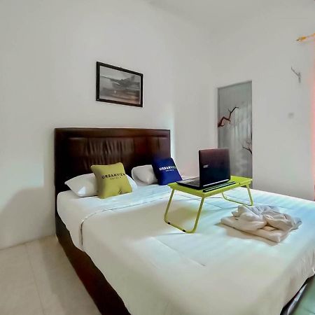 Urbanview Hotel Bagoes Sintang By Reddoorz Dış mekan fotoğraf