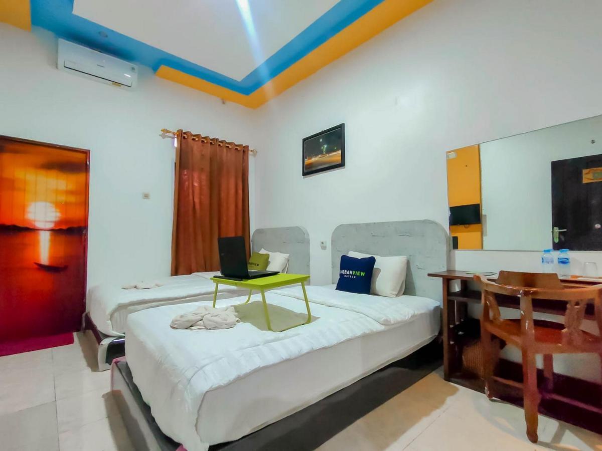 Urbanview Hotel Bagoes Sintang By Reddoorz Dış mekan fotoğraf
