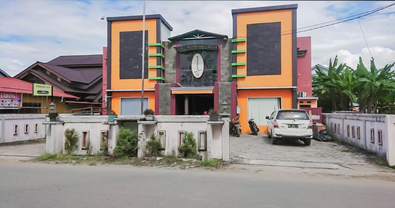 Urbanview Hotel Bagoes Sintang By Reddoorz Dış mekan fotoğraf
