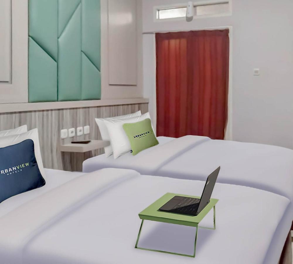 Urbanview Hotel Bagoes Sintang By Reddoorz Dış mekan fotoğraf