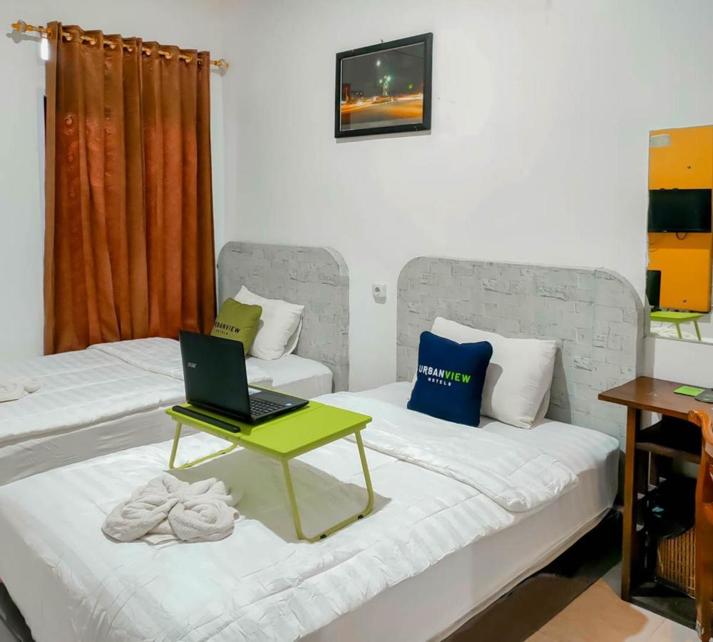 Urbanview Hotel Bagoes Sintang By Reddoorz Dış mekan fotoğraf