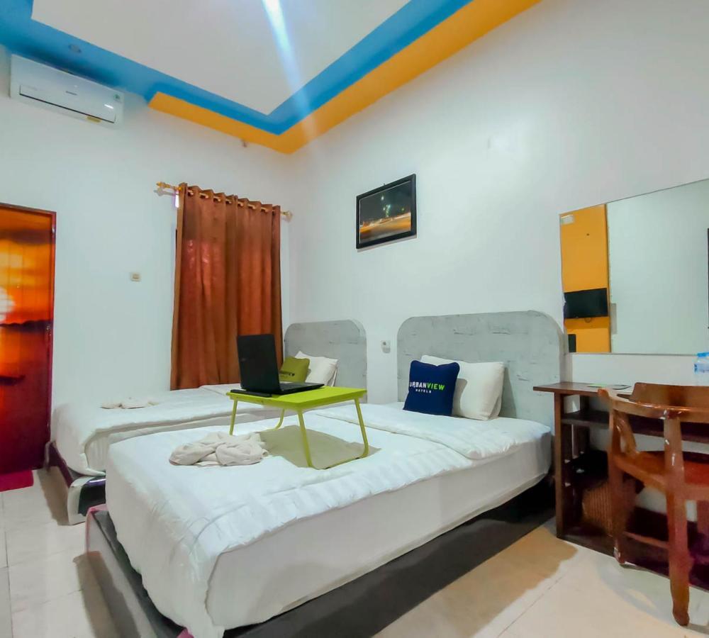 Urbanview Hotel Bagoes Sintang By Reddoorz Dış mekan fotoğraf