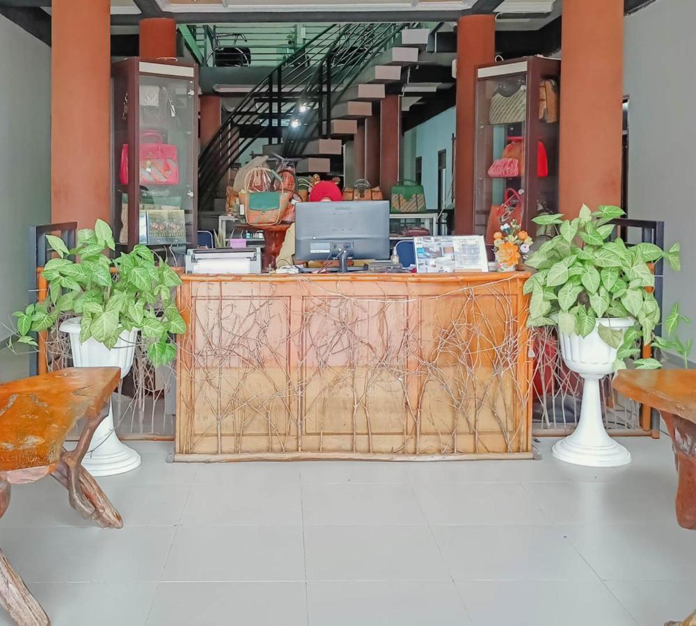 Urbanview Hotel Bagoes Sintang By Reddoorz Dış mekan fotoğraf